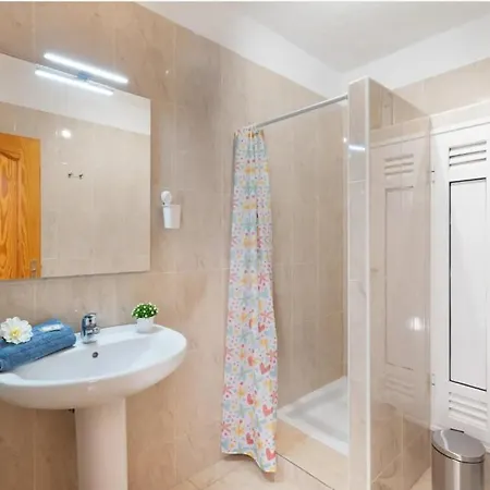 Happiness Corner Floritas דירה