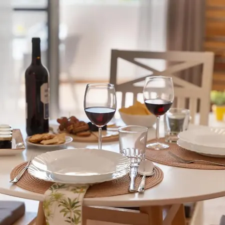 Happiness Corner Floritas *